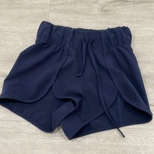 Adorable Five dance wear shorts in navy size youth medium